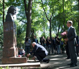 Președintele Republicii Moldova, Nicolae Timofti, a participat la manifestațiile consacrate sărbătorii naționale „Limba noastră cea Română”