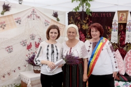 Președinta Maia Sandu la Festivalul iProsop: „Vă mulțumesc pentru consecvența cu care păstrați valorile și reînviați tradițiile”