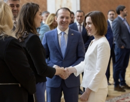 Președinta Maia Sandu către membrii Parlamentului României: „Republica Moldova împărtășește valorile Uniunii Europene și merită șansa de a fi parte a marii familii europene”