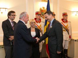 Președintele Nicolae Timofti a înmânat distincții de stat unui grup de miniștri de Externe din Uniunea Europeană