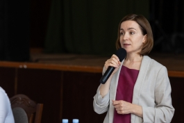 Președinta Maia Sandu, la Fălești: „Vrem ca satele noastre să fie pline de oameni și vom continua să le susținem financiar pentru a îmbunătăți condițiile de viață”