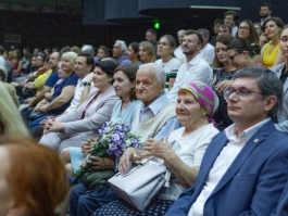 Președinta Maia Sandu către scriitorul Vladimir Beşleagă, la 91 de ani: „Mulți ani omului, artistului, purtătorului de autoritate morală Vladimir Beșleagă”