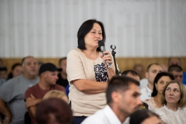 Președinta Maia Sandu s-a întâlnit cu locuitorii satului Sireți din raionul Strășeni