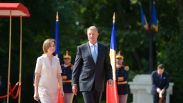 Președinta Maia Sandu a discutat despre asigurarea securității energetice a țării cu omologul său român, Klaus Iohannis