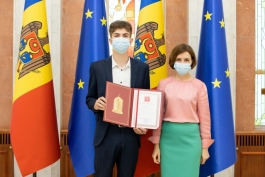 Președinta Maia Sandu le-a înmânat diplome de onoare elevilor olimpici