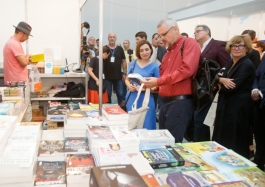 Președinta Maia Sandu a participat la Salonul Internațional de Carte Bookfest Chișinău 2022, de Ziua Limbii Române