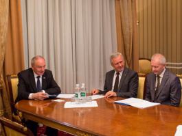 Președintele Republicii Moldova, Nicolae Timofti, a semnat decretele de reconfirmare în funcție a cinci magistrați