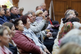 Президент Майя Санду во время визита в район Яловень: «Мы хотим, чтобы в Молдове было как можно больше успешных предприятий, а экономическое развитие - наш единственный способ избавиться от бедности»