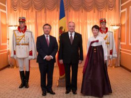 Moldovan president receives accreditation letters from four ambassadors