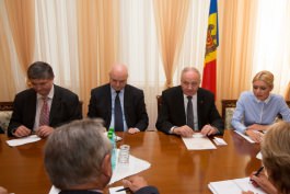 Президент Николае Тимофти встретился с членами Группы дружбы Франция – Молдова Сената Французской Республики