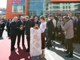 Președintele Republicii Moldova, Nicolae Timofti, și președintele Republicii Belarus, Alexandr Lukașenko, au participat la inaugurarea Centrului comercial Keramin 