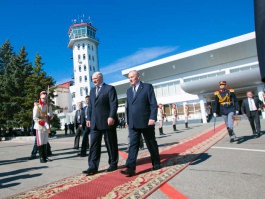 Moldovan, Belarusian presidents attend inauguration of shopping centre in Chisinau