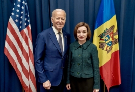 Președinta Maia Sandu s-a întâlnit la Varșovia cu liderul SUA, Joe Biden: „Moldovenii își doresc să rămână parte a lumii libere și să-și realizeze visul de a adera la Uniunea Europeană”