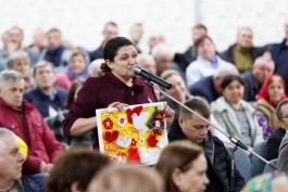 Президент Майя Санду посетила села Бардар и Ниморень района Яловень