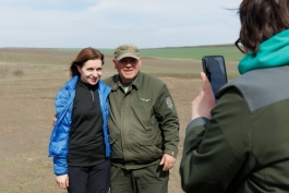 Șefa statului a marcat Ora Pământului plantând copaci