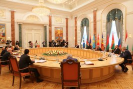 Moldovan president attends summit in Minsk