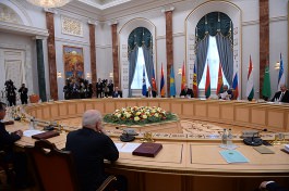 Moldovan president attends summit in Minsk