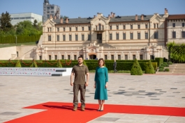 The Head of State discussed with her Ukrainian counterpart, Volodymyr Zelenskyy, who came to the European Political Community Summit