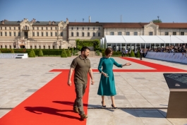 The Head of State discussed with her Ukrainian counterpart, Volodymyr Zelenskyy, who came to the European Political Community Summit