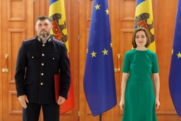 Președinta Republicii Moldova, Maia Sandu, a înmânat distincții și diplome celor care au contribuit la succesul summitului Comunității Politice Europene