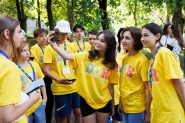Președinta Maia Sandu s-a întâlnit cu copiii și tinerii care participă la Programul DOR 