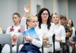 Глава государства посетила Международную книжную ярмарку„Bookfest” и прочитала детям отрывок из «Маленького принца»