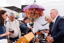 Șefa statului i-a felicitat pe vinificatori și viticultori de Ziua Națională a Vinului