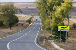Șefa statului a vizitat satele Ignăței și Ghiduleni, din Rezina și a participat la deschiderea unui sector de drum renovat 