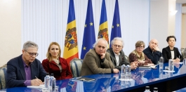 Președinta Maia Sandu a discutat despre referendumul privind integrarea europeană cu oameni de cultură 