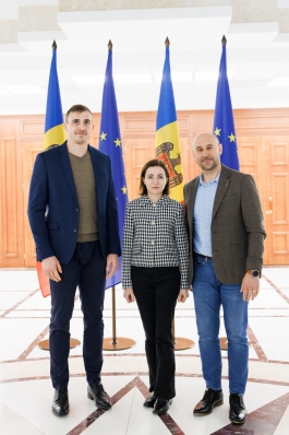 Șefa statului a discutat cu reprezentanții Comitetului Național Olimpic și cu mai mulți sportivi despre referendumul de aderare la UE 