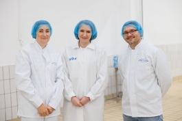 Șefa statului, la întâlnire cu angajații fabricii de brânzeturi din Soroca: „Uniunea Europeană este o piață mare și tot mai deschisă pentru produsele noastre” 