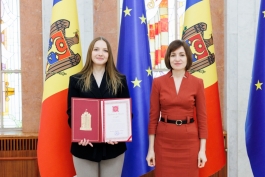 Președinta Maia Sandu a conferit distincții de stat mai multor oameni din diverse domenii de activitate