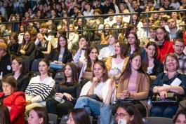 «Будь ЗА! Выбери профессию учителя!» - призыв властей к учащимся, оканчивающим школу в этом году