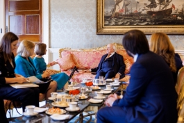 In Ireland, President Maia Sandu met with her Irish counterpart, Michael D. Higgins, and Prime Minister Simon Harris