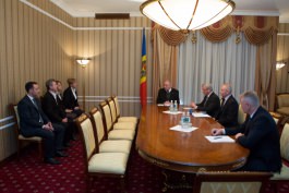 Moldovan president signs decrees appointing four judges