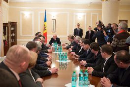 Moldovan president consults parliamentary factions on nominating candidate for PM office