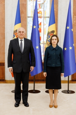 Глава государства Майя Санду приняла верительные грамоты от новых назначенных послов