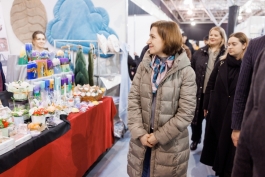 Президент Майя Санду посетила выставку „Fabricat în Moldova”: «Мы продолжим поддерживать предпринимателей, потому что их успех - это и успех Молдовы»