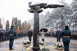 В 33-ю годовщину начала войны на Днестре глава государства приняла участие в мероприятиях, посвященных памяти сражавшихся за оборону Республики Молдова