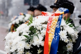 В 33-ю годовщину начала войны на Днестре глава государства приняла участие в мероприятиях, посвященных памяти сражавшихся за оборону Республики Молдова