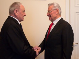 Moldovan head of state congratulates former president on birthday