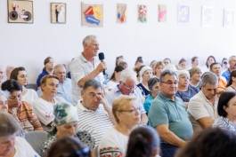 Президент Майя Санду посетила с рабочим визитом район Стрэшень: «Благодаря упорному труду и европейской поддержке мы преобразуем молдавские села и города в современные населенные пункты»