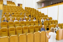 Учащиеся со всей страны и преподаватели из Великобритании посетили Президентуру Республики Молдова