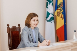 Президент Майя Санду во время рабочего визита в район Фэлешть: Премия  имени  Рейнхарда Мона в размере 1,9 млн. леев инвестирована в развитие села Рисипень