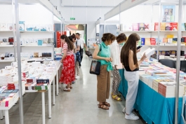 Президент Майя Санду на Международном книжном салоне Bookfest Chișinău: «Я призываю вас посетить Bookfest, читать и дарить детям много книг– так они вырастут свободными»