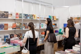 Президент Майя Санду на Международном книжном салоне Bookfest Chișinău: «Я призываю вас посетить Bookfest, читать и дарить детям много книг– так они вырастут свободными»