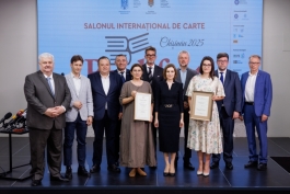 Президент Майя Санду на Международном книжном салоне Bookfest Chișinău: «Я призываю вас посетить Bookfest, читать и дарить детям много книг– так они вырастут свободными»