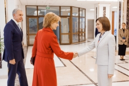 Президент Майя Санду встретилась с Ее Величеством Маргаретой, хранительницей румынской короны, и Его Королевским Высочеством принцем Раду
