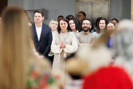 Колядующие принесли праздник в администрацию Президента