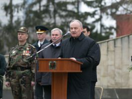 President Nicolae Timofti attends events dedicated to Remembrance Day